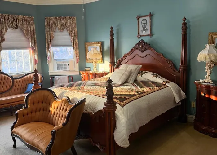 Exquisite Victorian Homestay Springfield