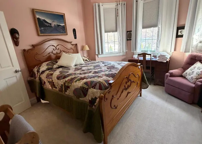 Exquisite Victorian Homestay Springfield